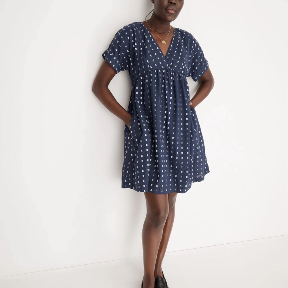 V-Neck Dolman-Sleeve Mini Dress in Textured Dot size large NWT